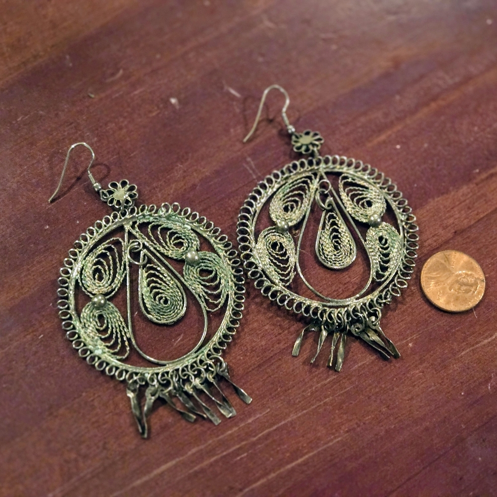 Vintage Boho Chic Silver Filligree Hoop Earrings - Picture 4 of 6